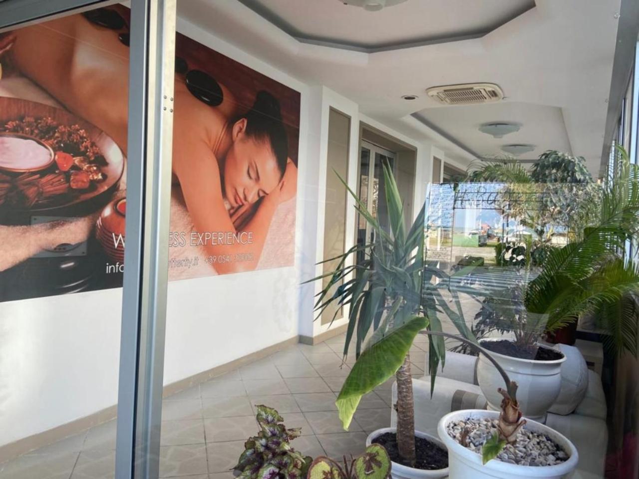Hotel Butterfly Wellness & Spa Rimini Exterior photo
