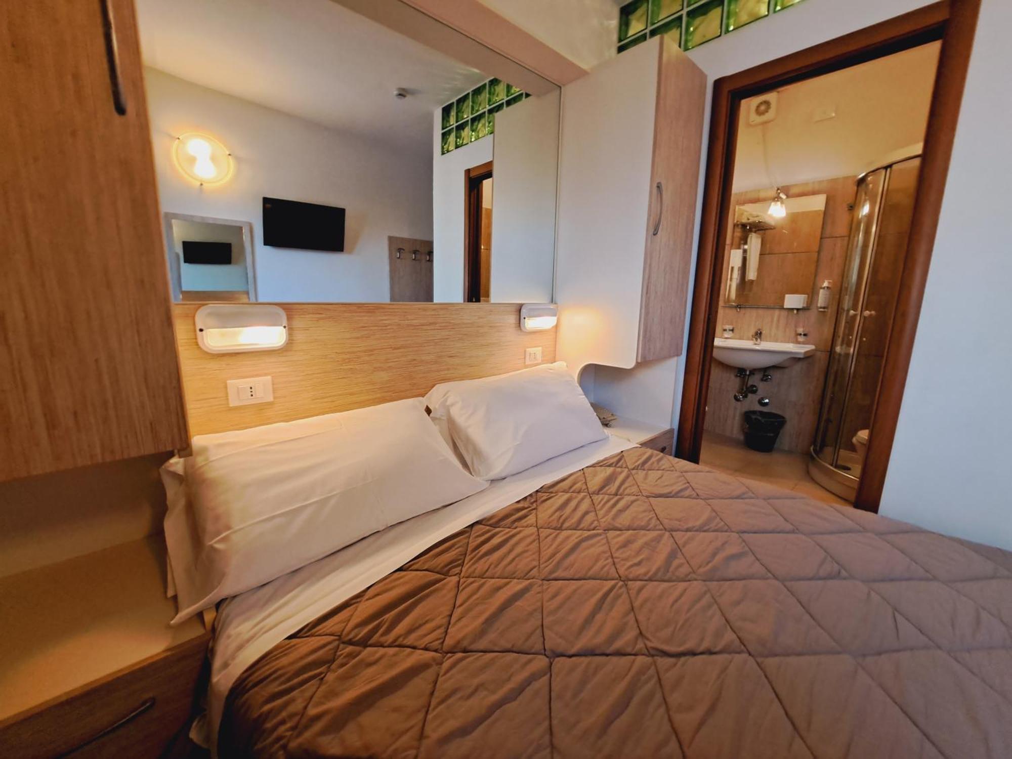 Hotel Butterfly Wellness & Spa Rimini Exterior photo