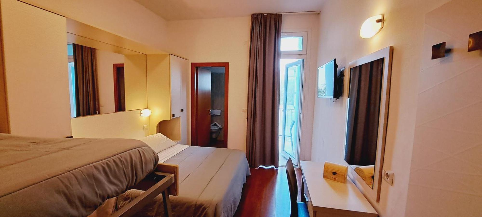 Hotel Butterfly Wellness & Spa Rimini Exterior photo